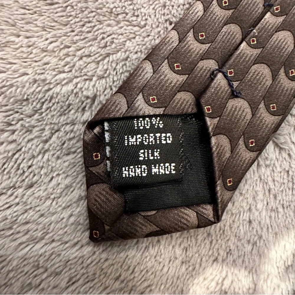 Ziggurat 100% Silk Printed Tie